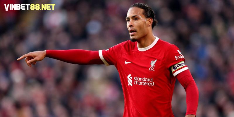 Virgil van Dijk xứng danh hậu vệ xuất sắc nhất thế giới