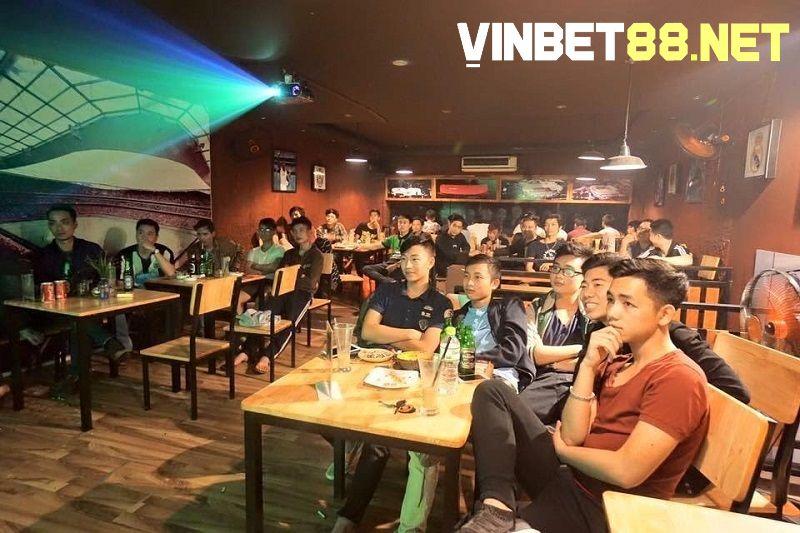 M.U Coffee trở thành địa chỉ quen thuộc của những người yêu bóng đá