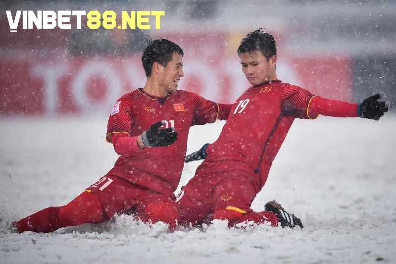 Bài thơ về bóng đá kể chuyện trận đấu chung kết ở Thường Châu