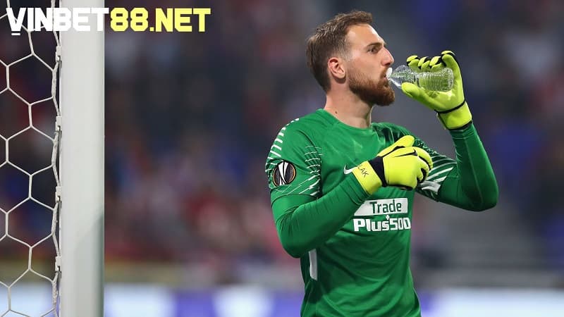 Jan Oblak là thủ môn số 1 của CLB Atletico Madrid và đội tuyển Slovenia